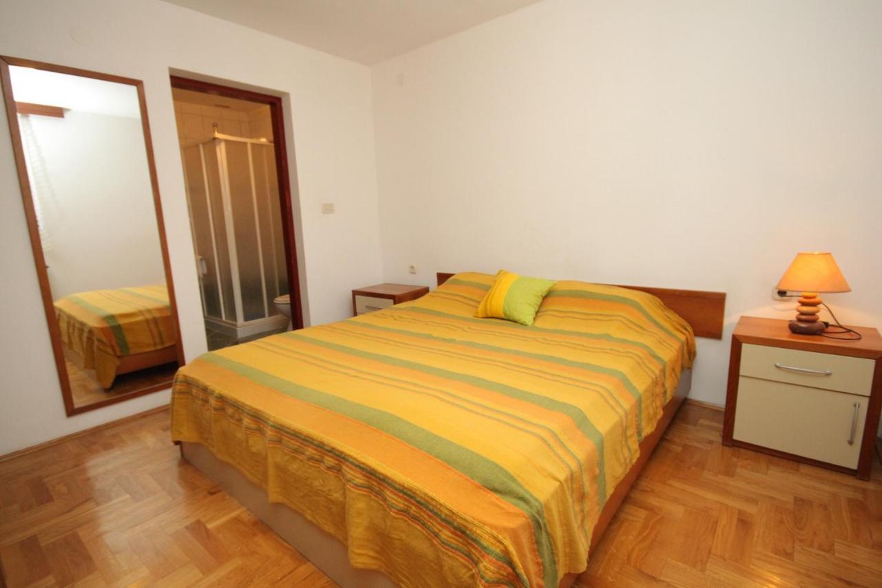 Apartments With A Parking Space Mali Losinj Exterior photo